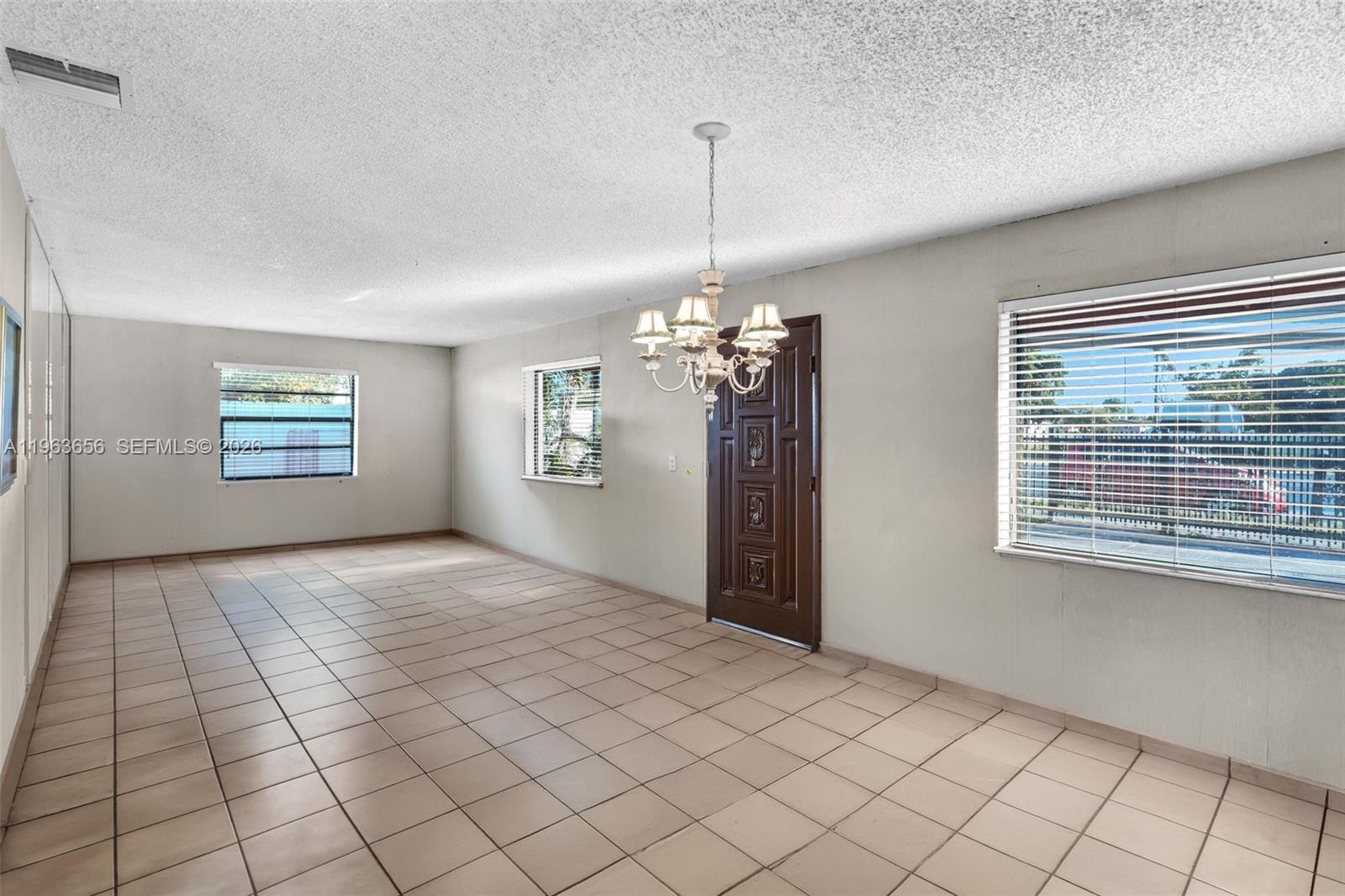 HIALEAH 6TH ADDN - Residential