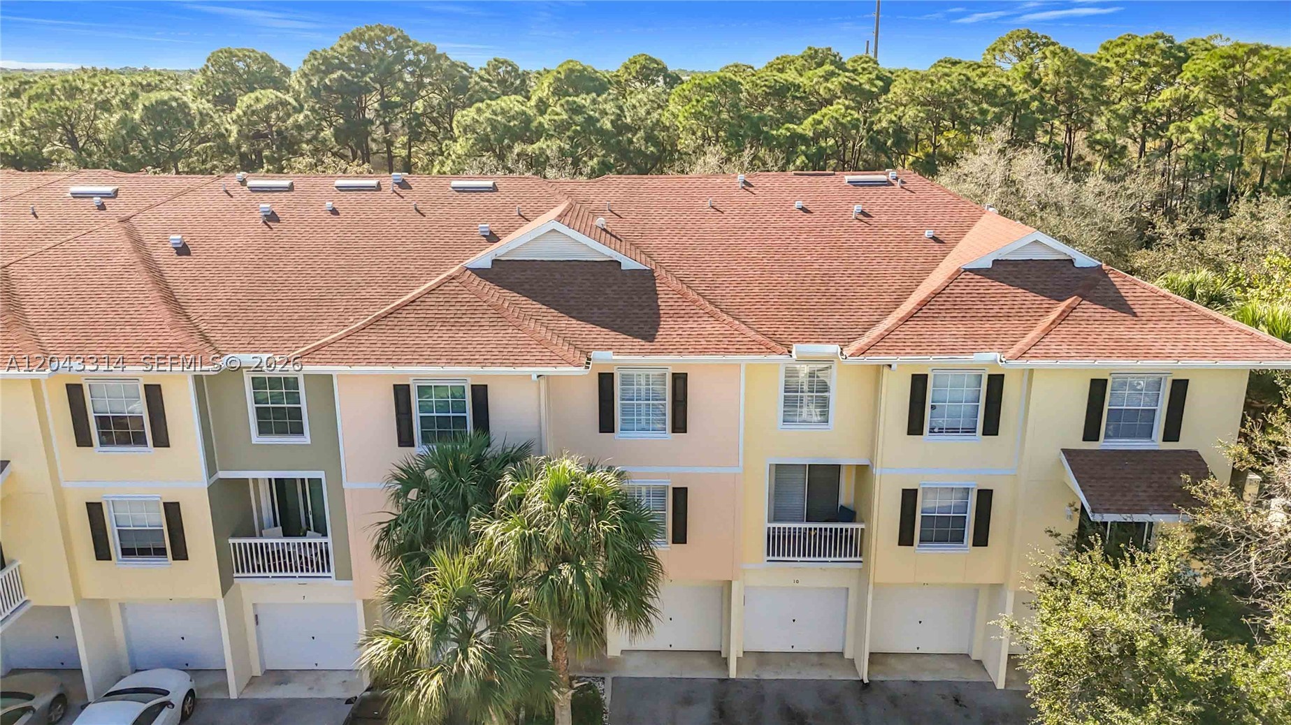 SOMERSET AT ABACOA CONDO - Residential
