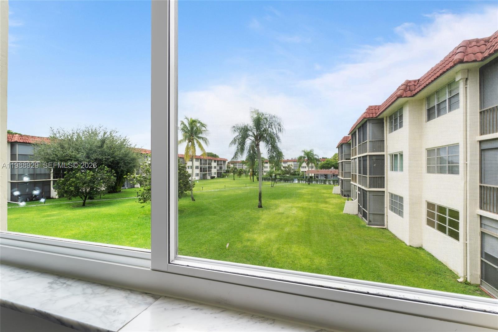 HOLLYBROOK GOLF AND - Residential