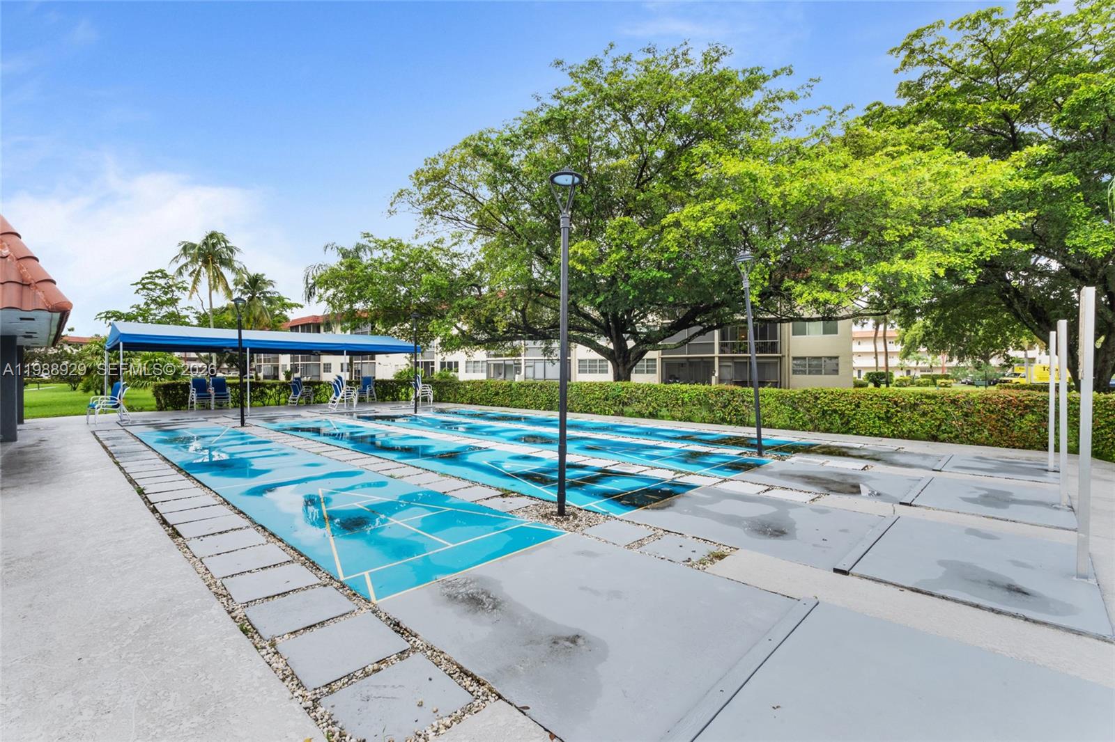 HOLLYBROOK GOLF AND - Residential