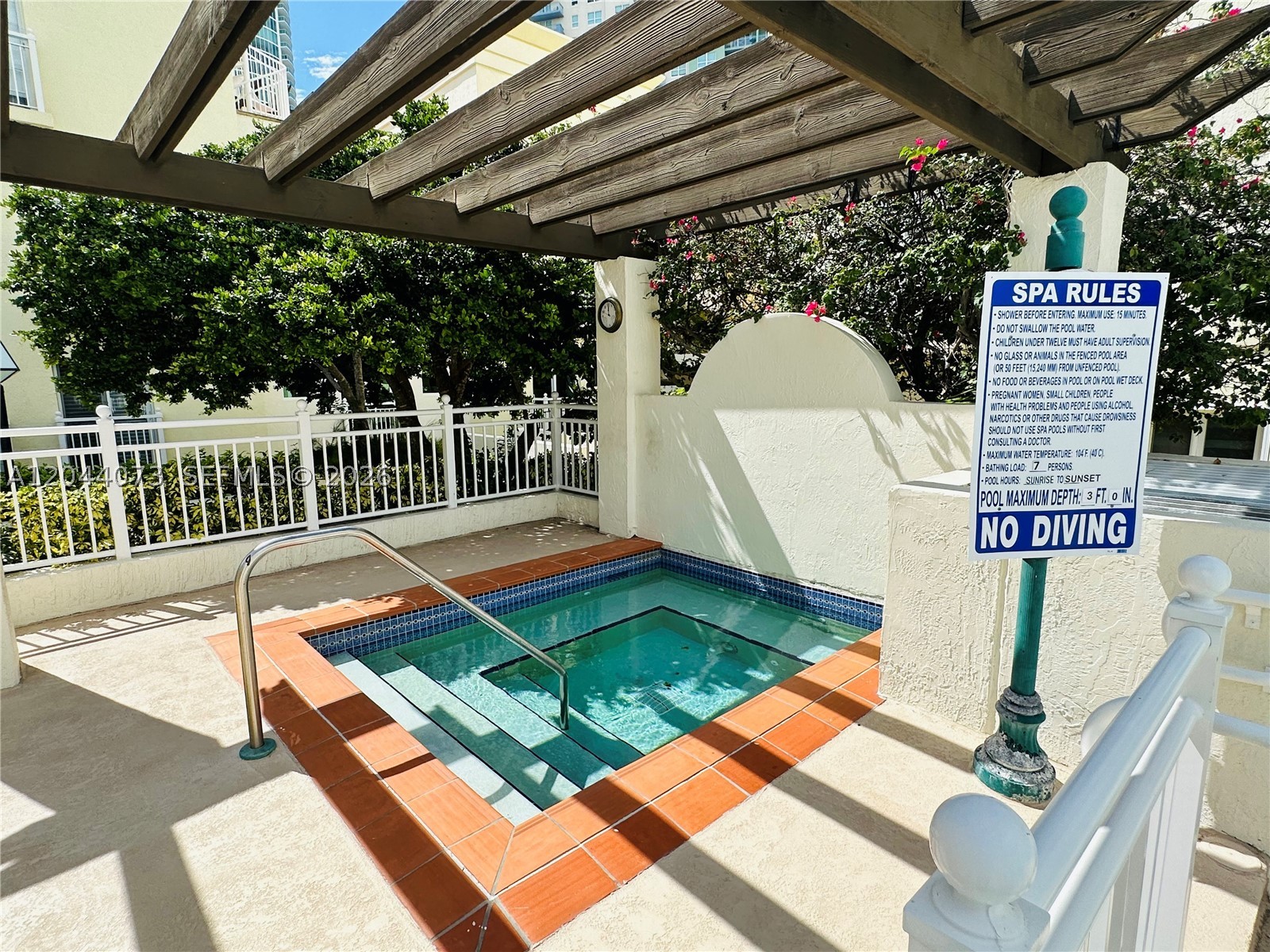 THE COURTS AT SOUTH BEACH - Residential Lease
