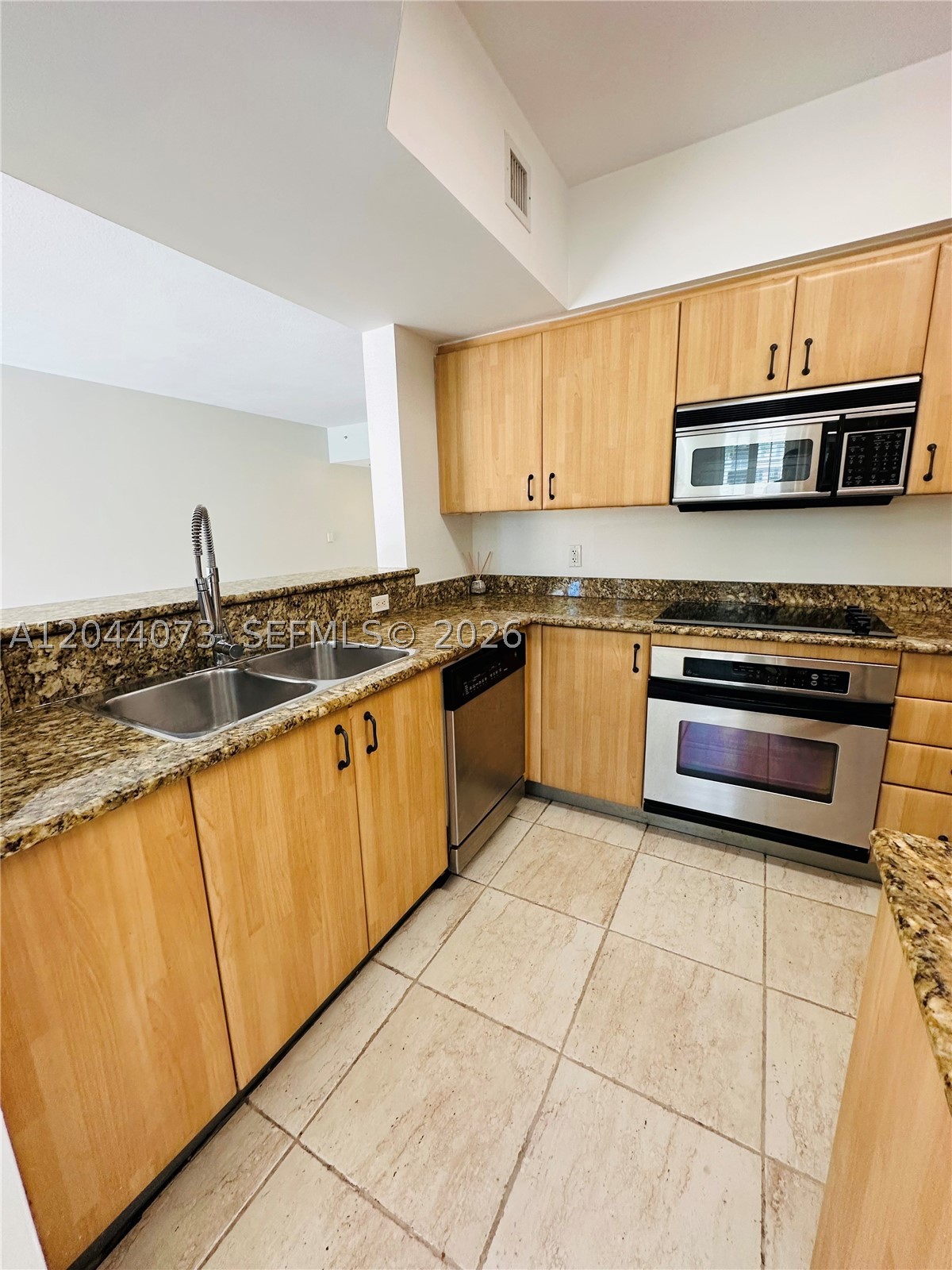 THE COURTS AT SOUTH BEACH - Residential Lease