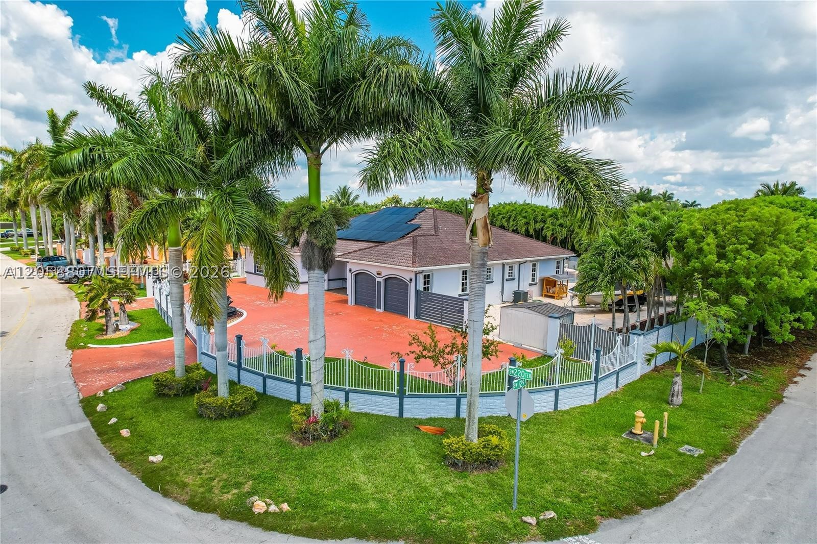 ESTATE MANSIONS - Residential