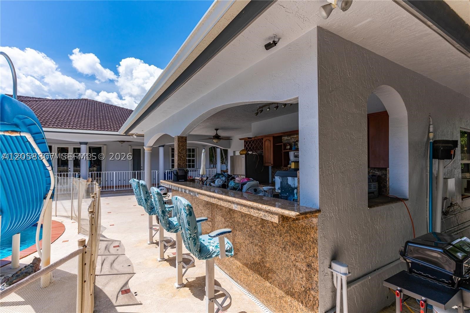 ESTATE MANSIONS - Residential