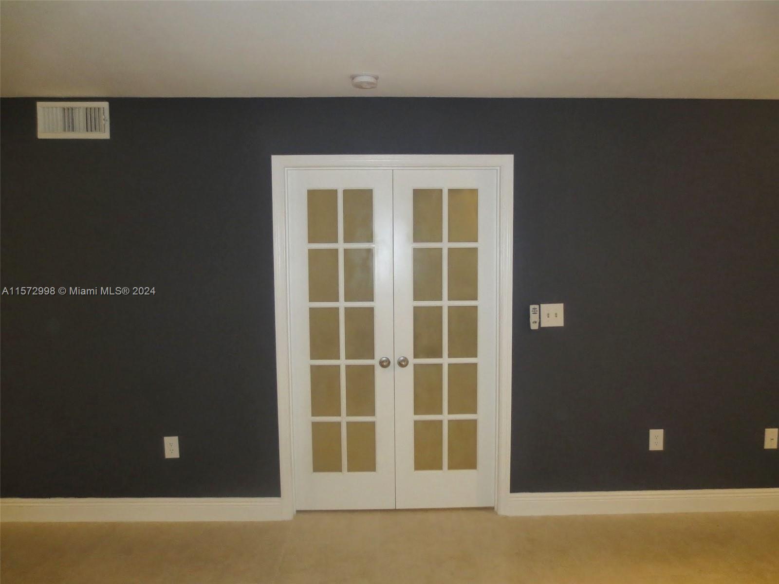 LAKEVIEW CLUB CONDO - Residential Lease