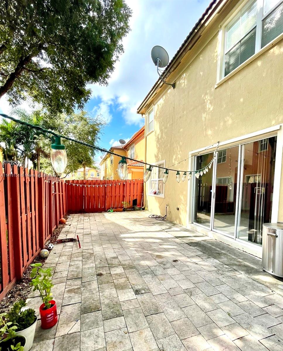 ISLANDS AT DORAL NORTHWES - Residential Lease