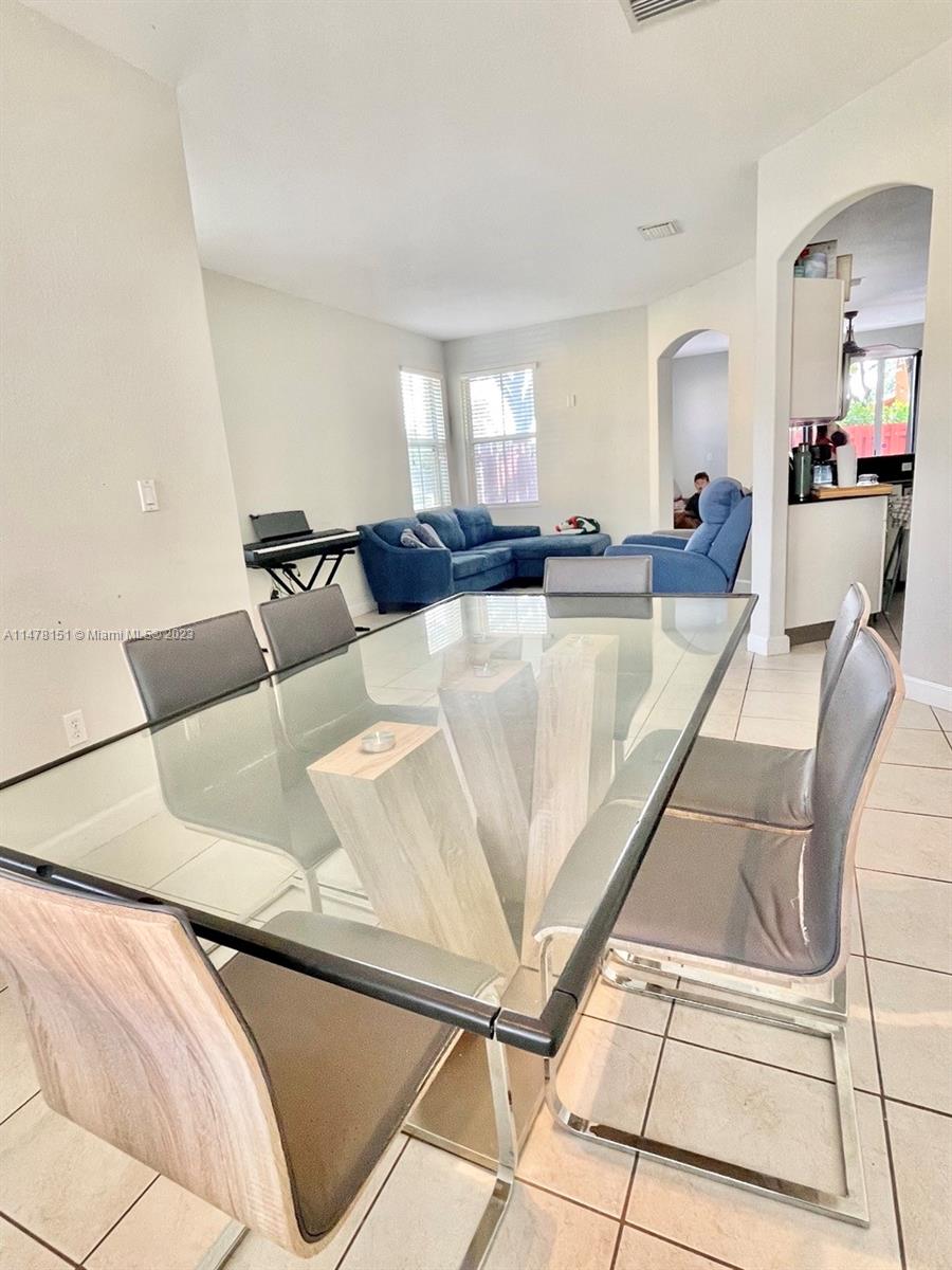 ISLANDS AT DORAL NORTHWES - Residential Lease