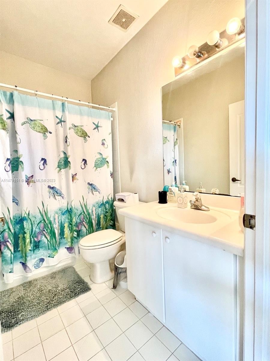 ISLANDS AT DORAL NORTHWES - Residential Lease