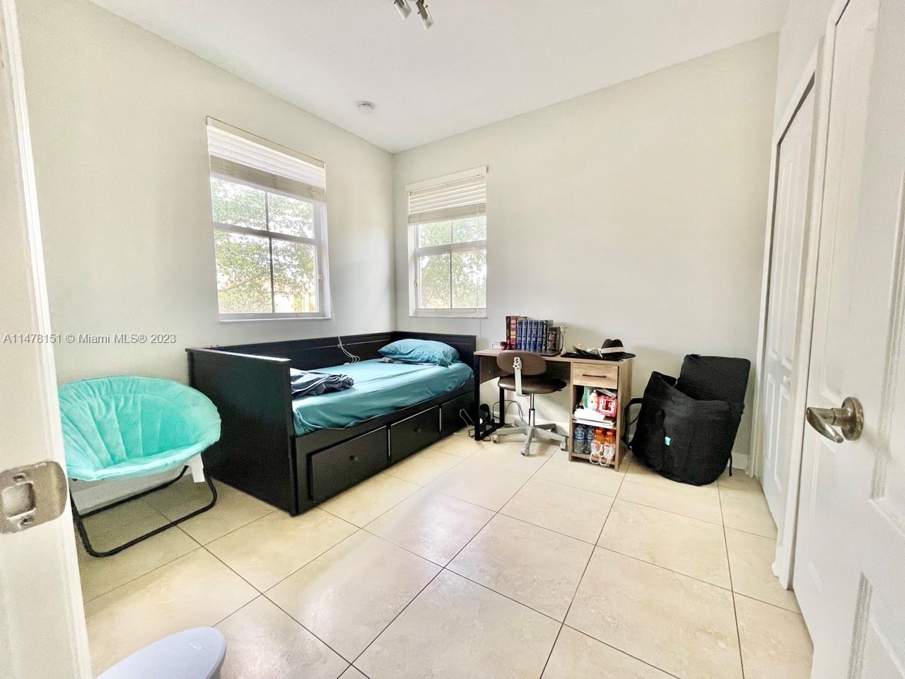 ISLANDS AT DORAL NORTHWES - Residential Lease