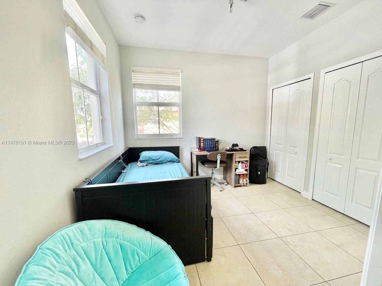 ISLANDS AT DORAL NORTHWES - Residential Lease