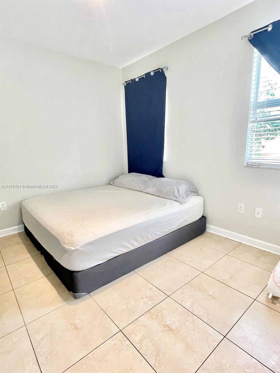 ISLANDS AT DORAL NORTHWES - Residential Lease