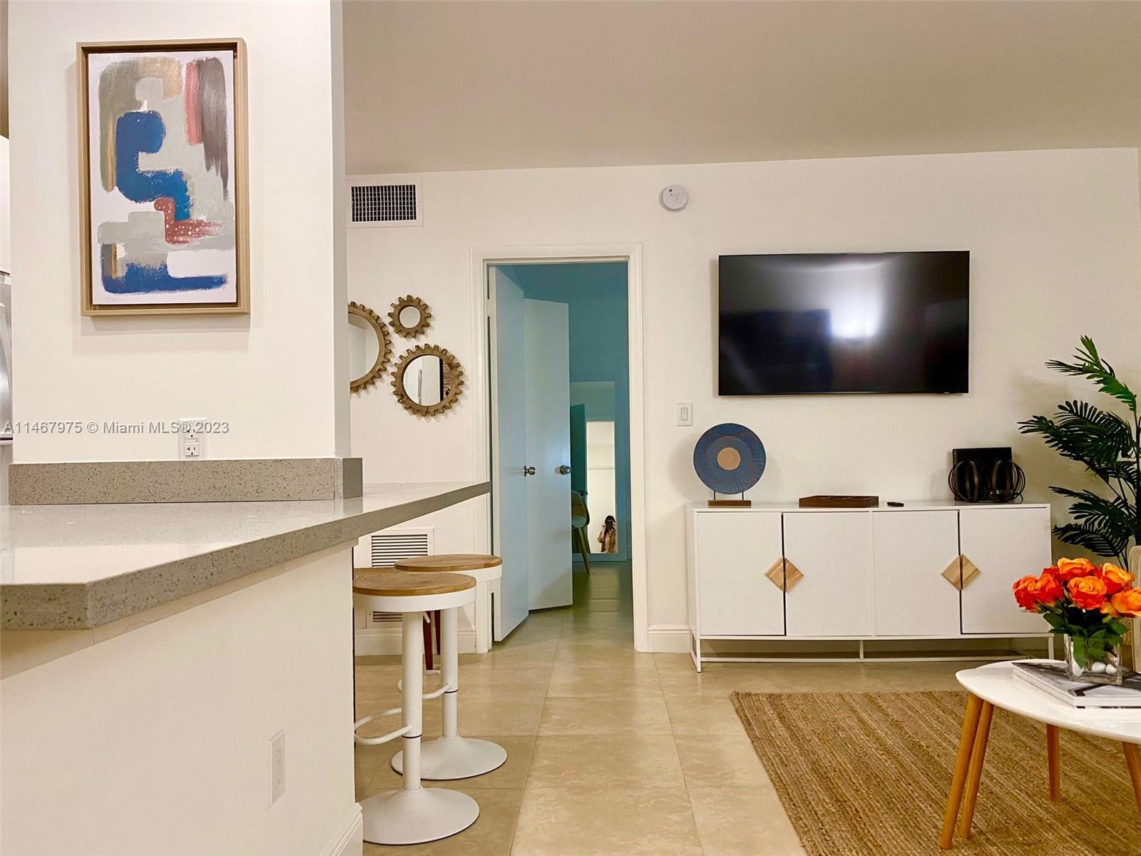 SUNRISE CLUB CONDO - Residential