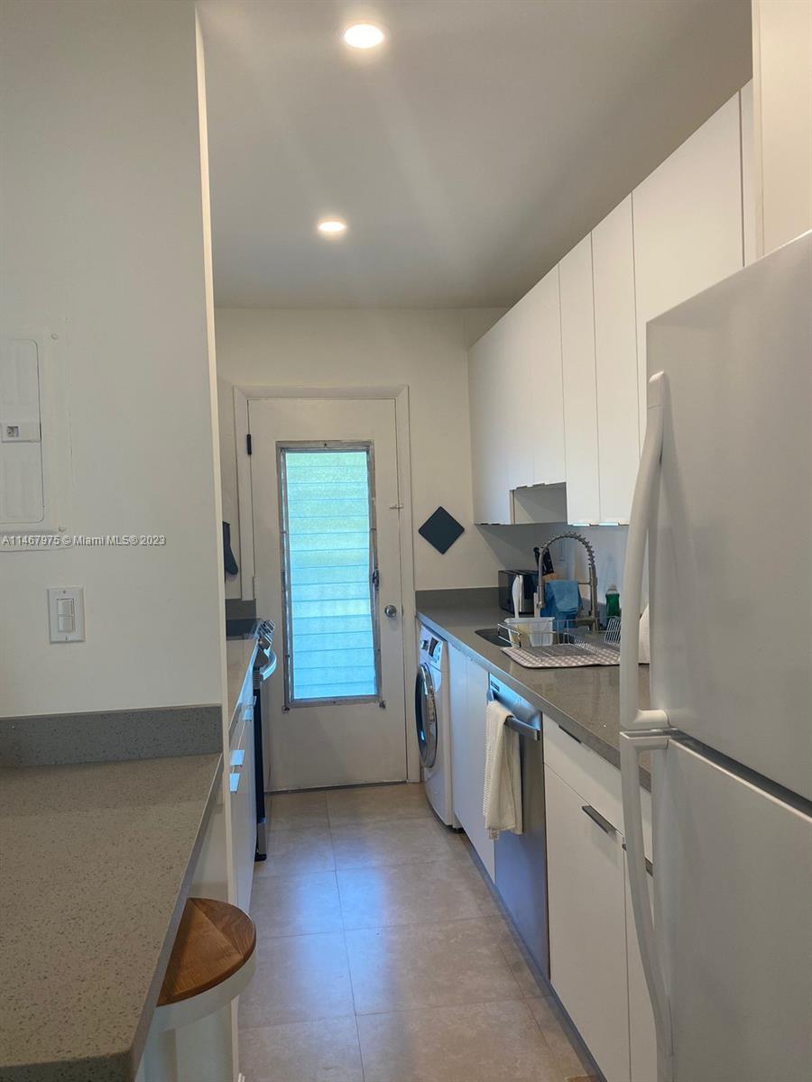 SUNRISE CLUB CONDO - Residential