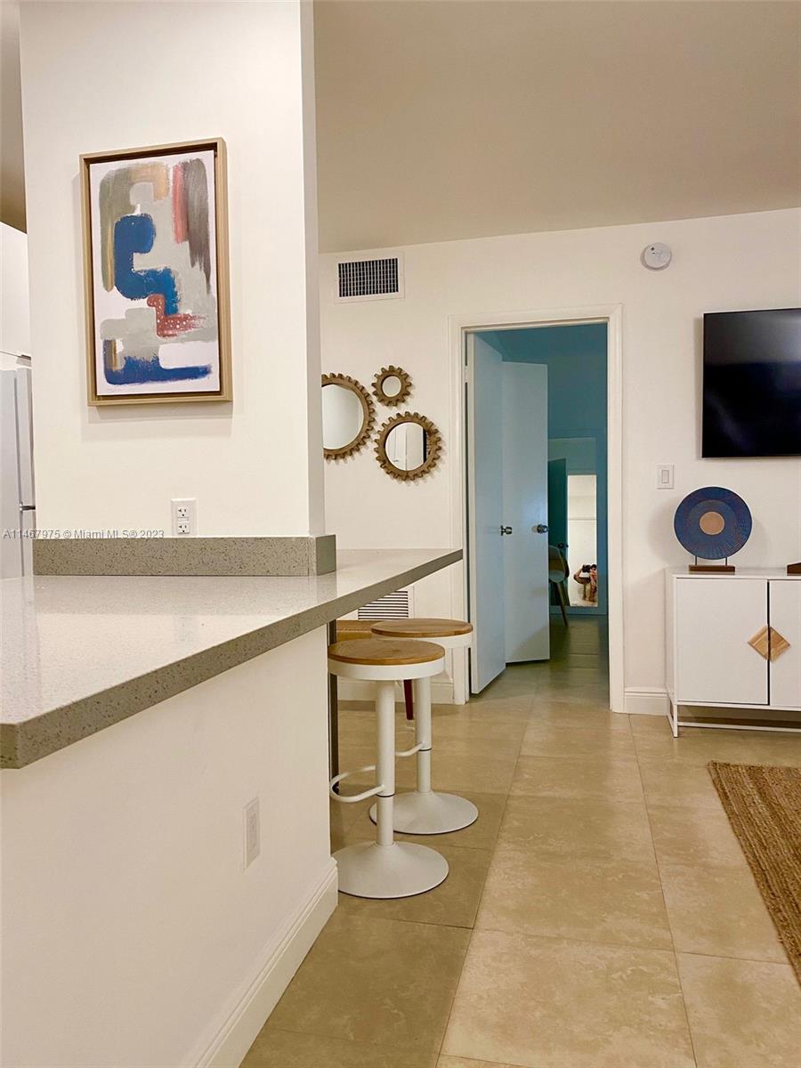 SUNRISE CLUB CONDO - Residential
