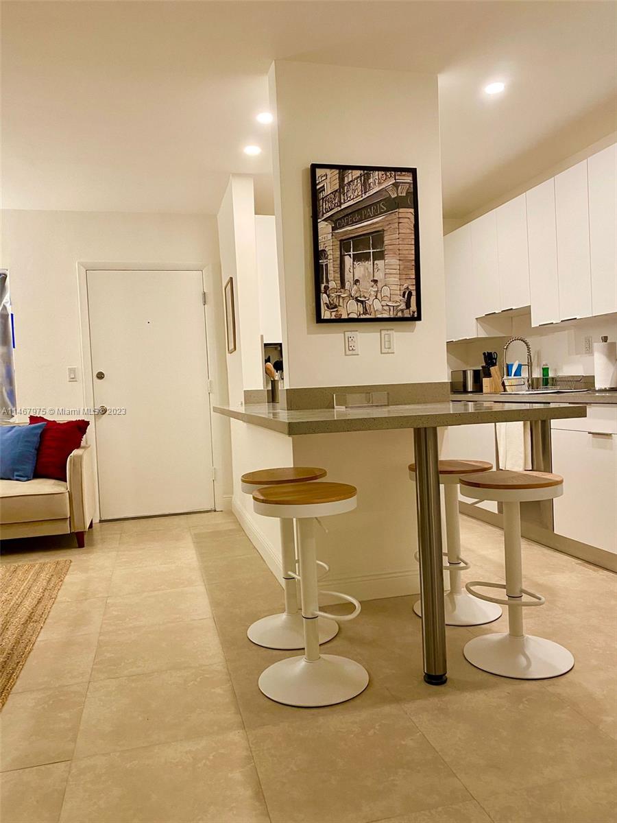 SUNRISE CLUB CONDO - Residential