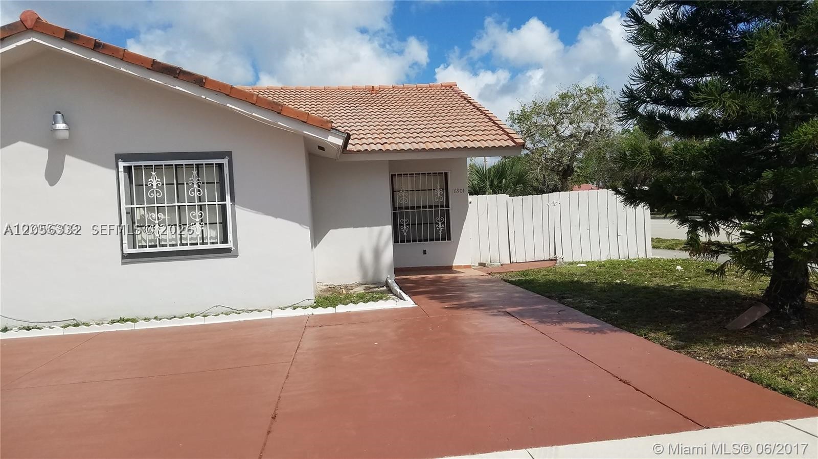 Lakes Palm Spgs - Residential Lease
