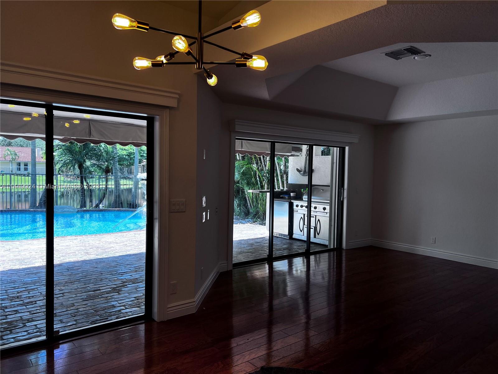 SUNSET SPRINGS - Residential Lease