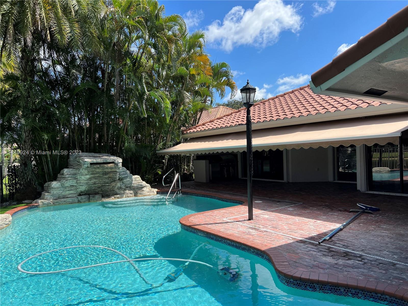 SUNSET SPRINGS - Residential Lease