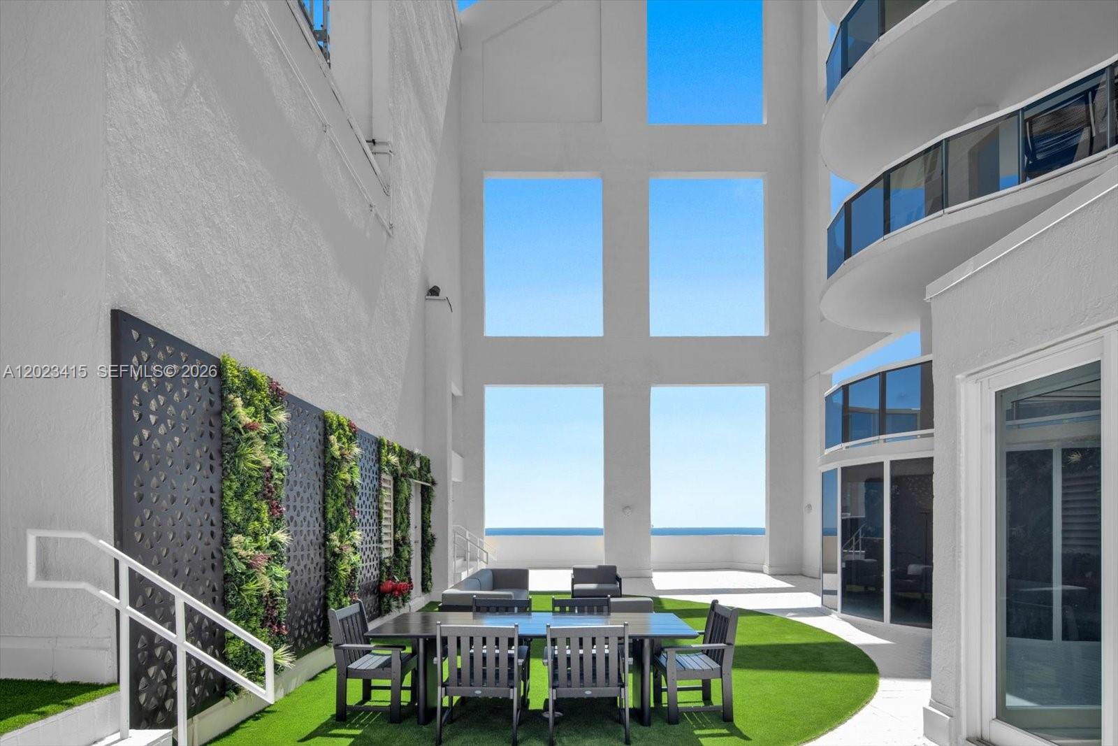 THE PINNACLE CONDO - Residential