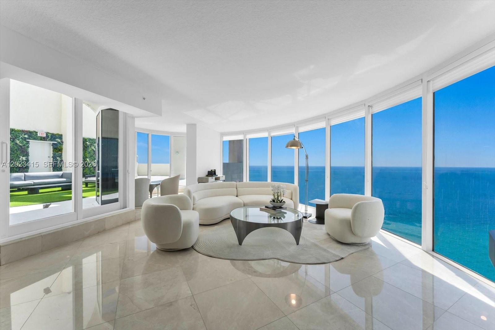 THE PINNACLE CONDO - Residential