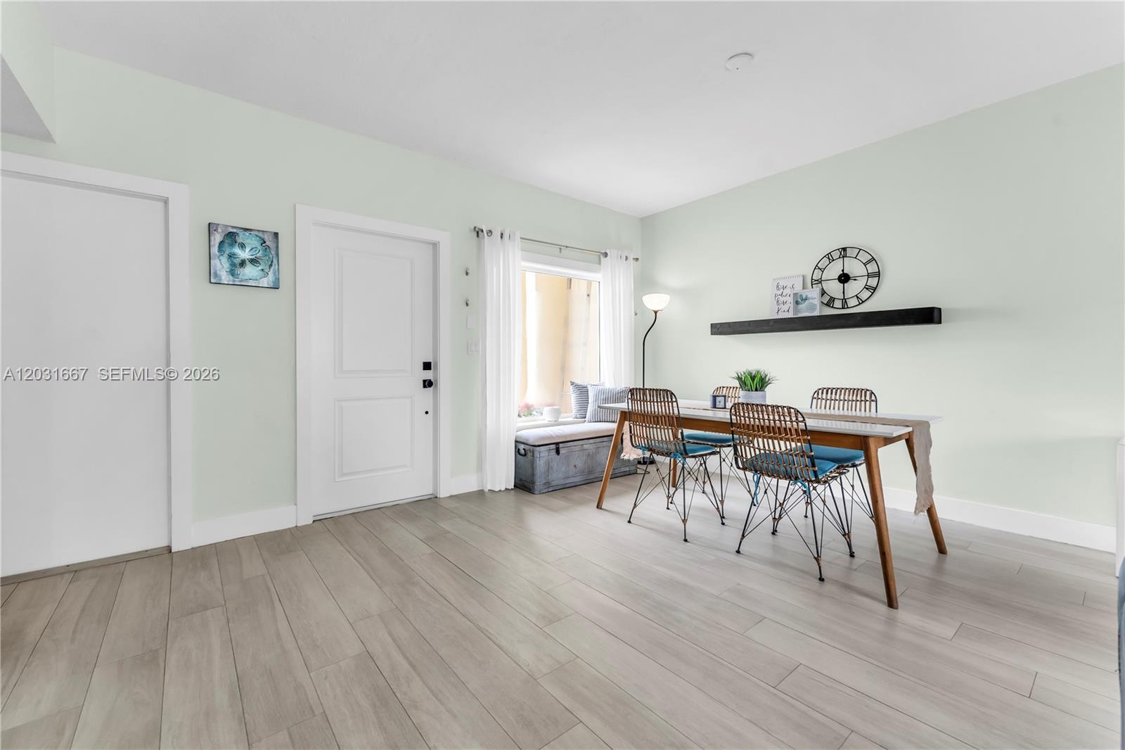 TWIN LAKE SHORES CENTRAL - Residential