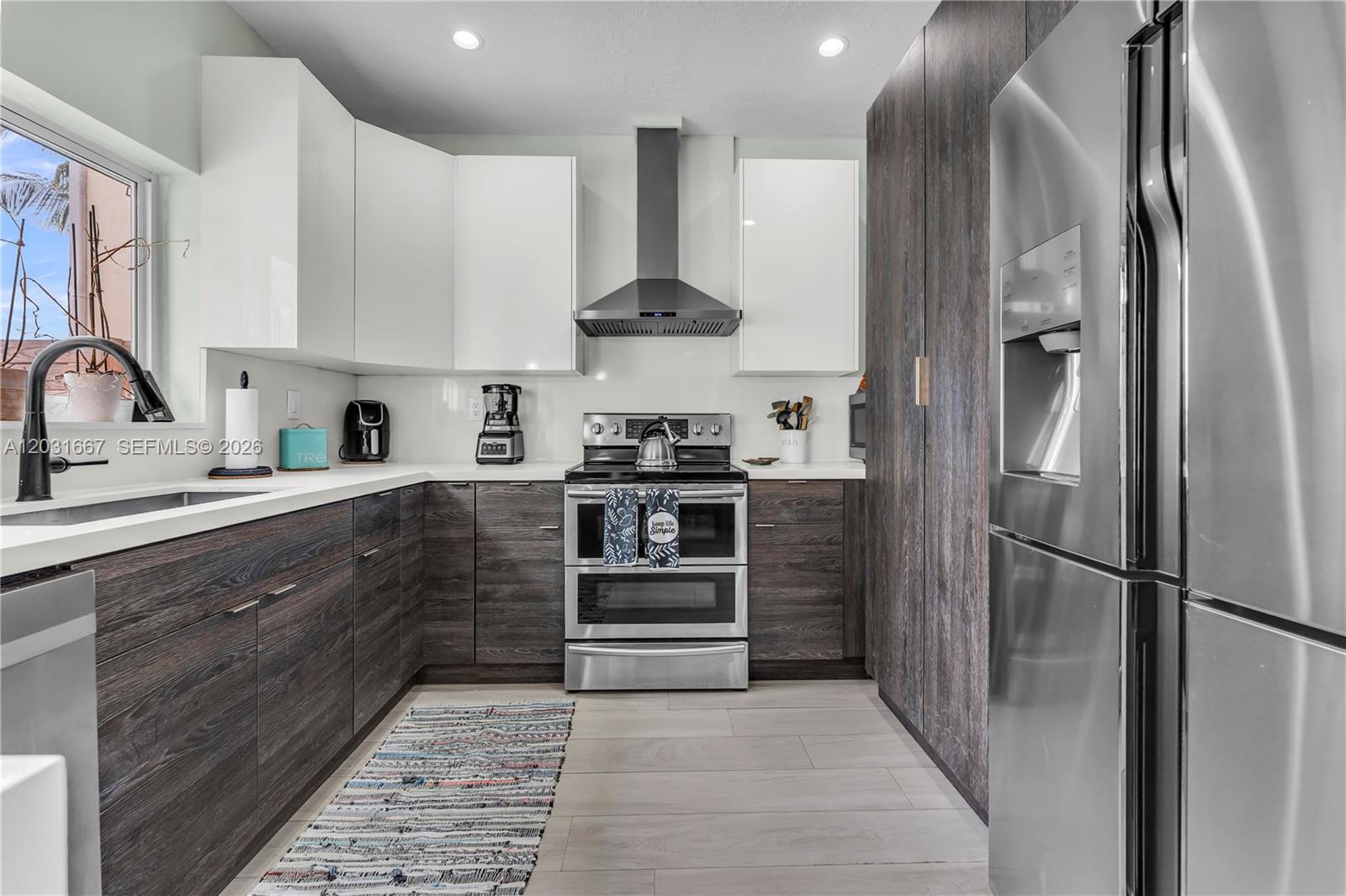 TWIN LAKE SHORES CENTRAL - Residential