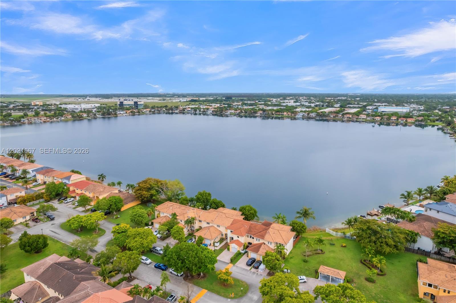 TWIN LAKE SHORES CENTRAL - Residential