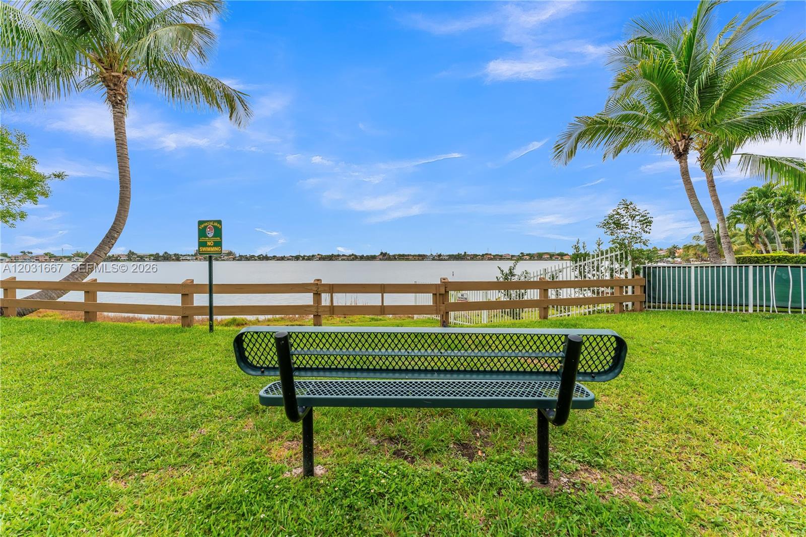 TWIN LAKE SHORES CENTRAL - Residential