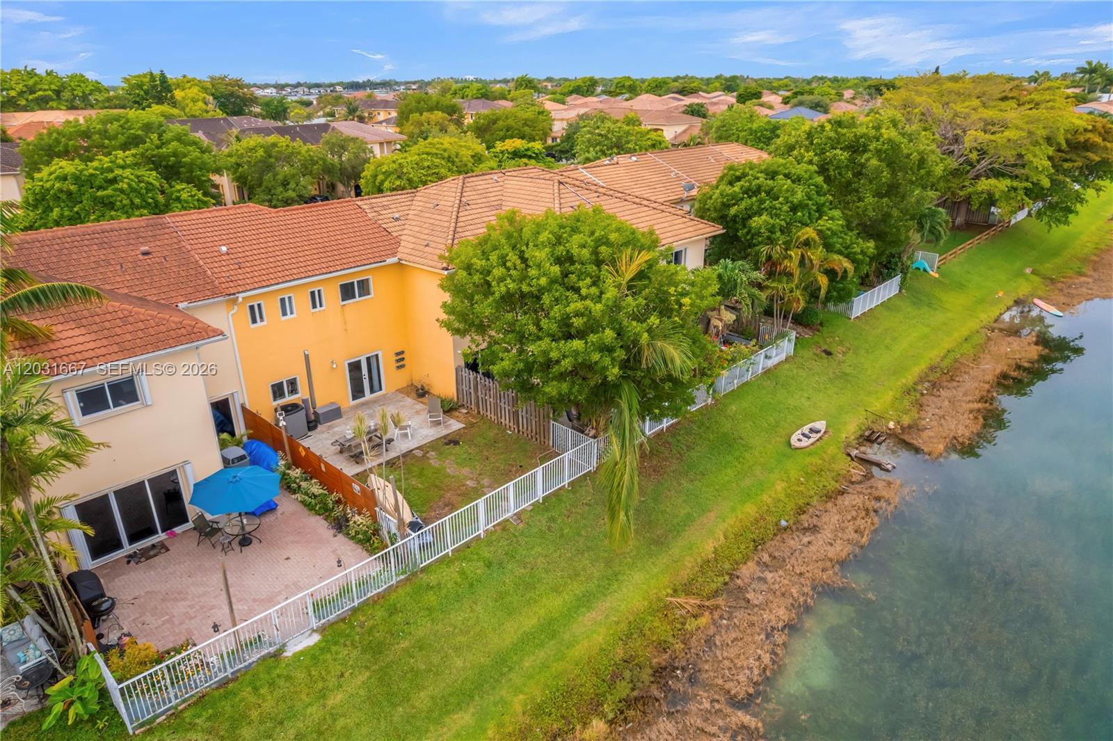 TWIN LAKE SHORES CENTRAL - Residential