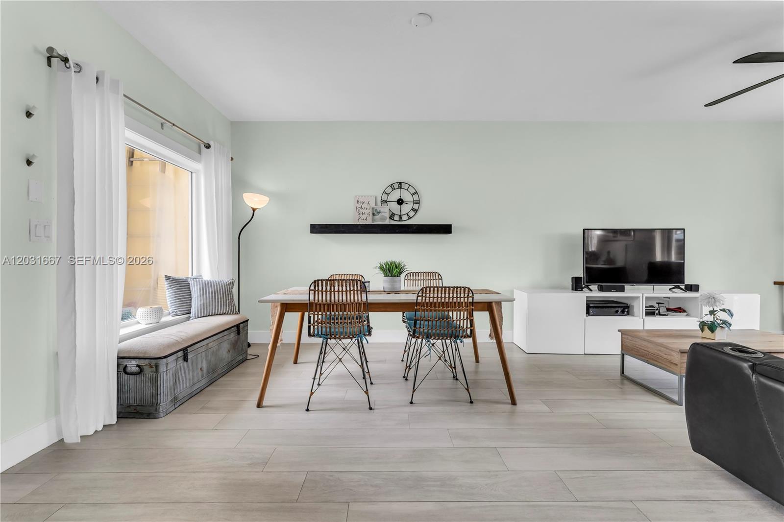 TWIN LAKE SHORES CENTRAL - Residential