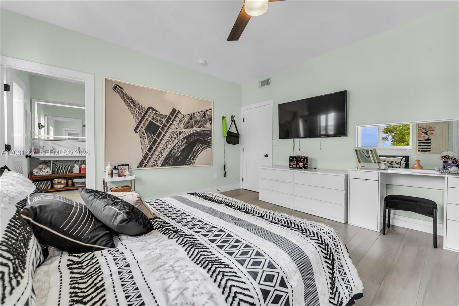 TWIN LAKE SHORES CENTRAL - Residential