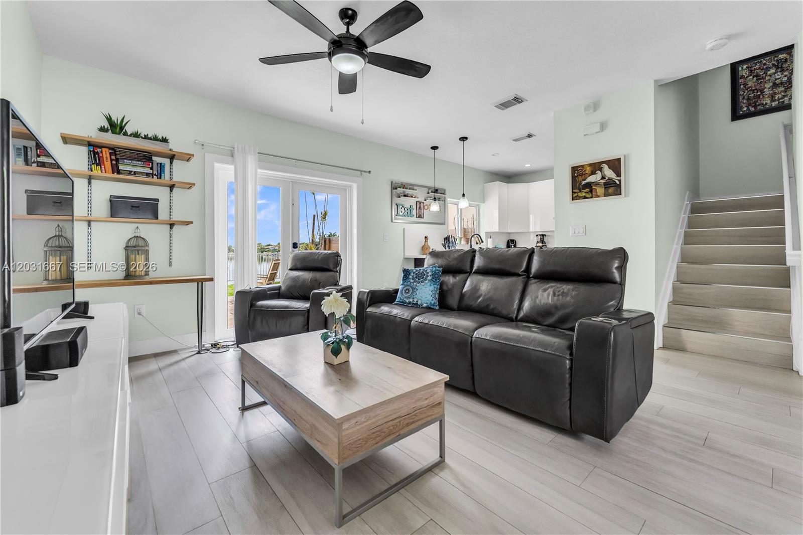 TWIN LAKE SHORES CENTRAL - Residential