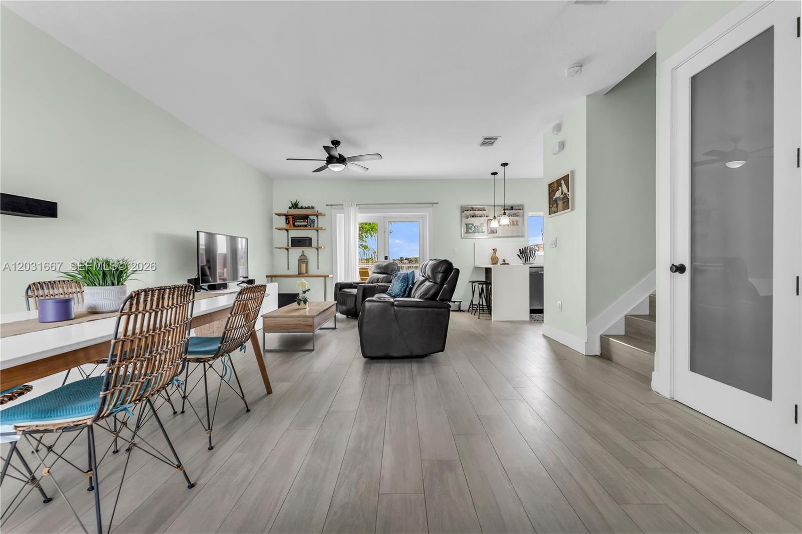 TWIN LAKE SHORES CENTRAL - Residential
