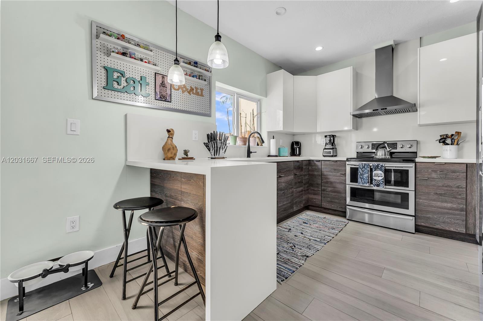 TWIN LAKE SHORES CENTRAL - Residential