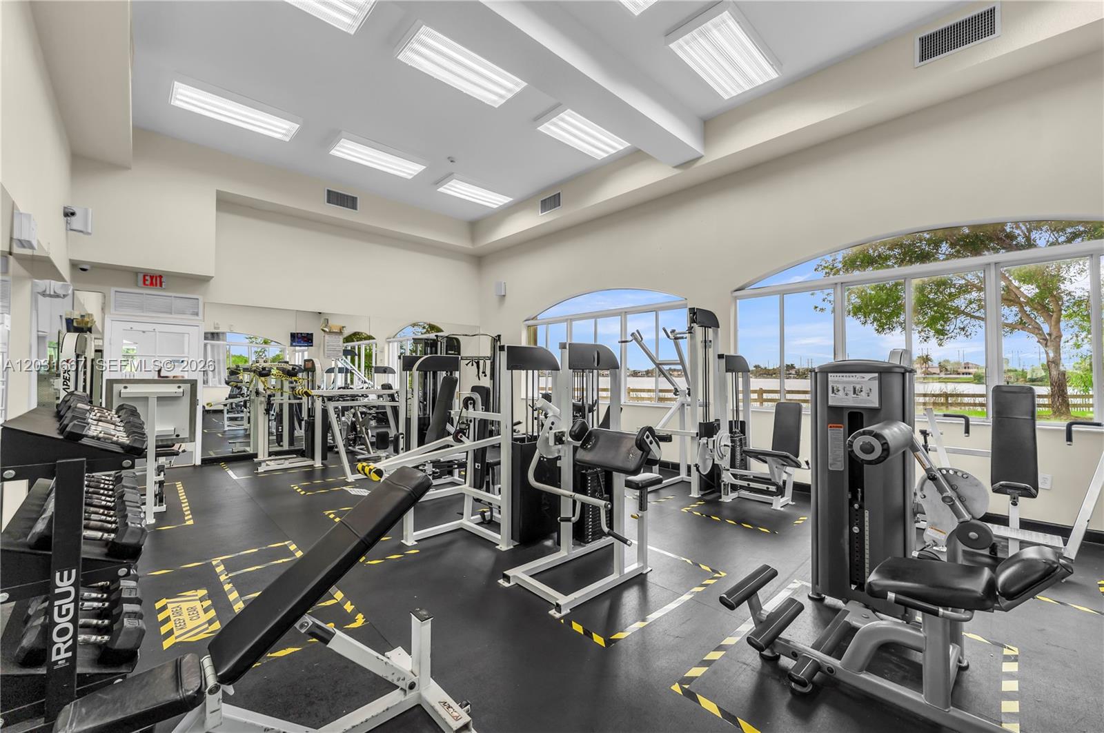 TWIN LAKE SHORES CENTRAL - Residential