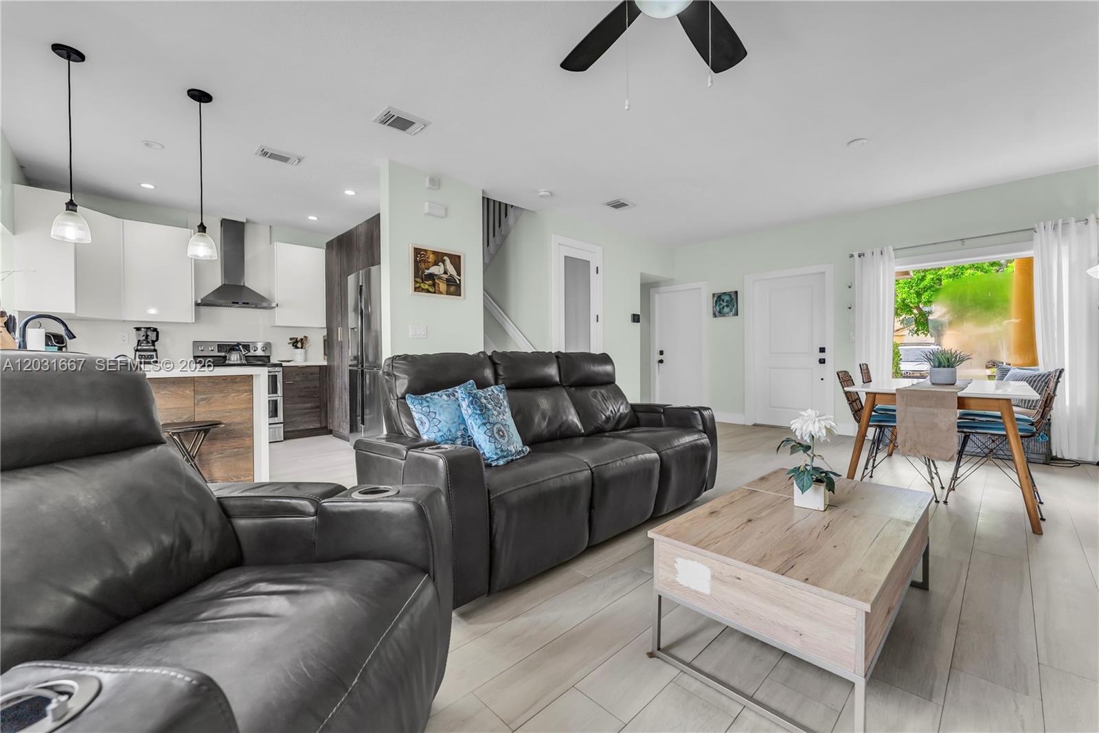TWIN LAKE SHORES CENTRAL - Residential