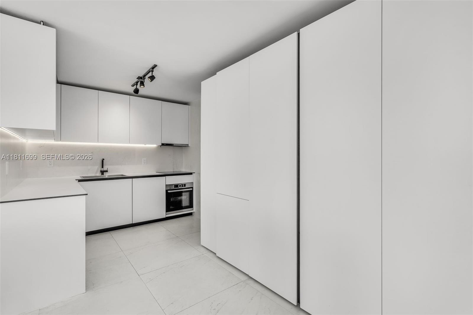 PALM BAY CONDOMINIUM - Residential