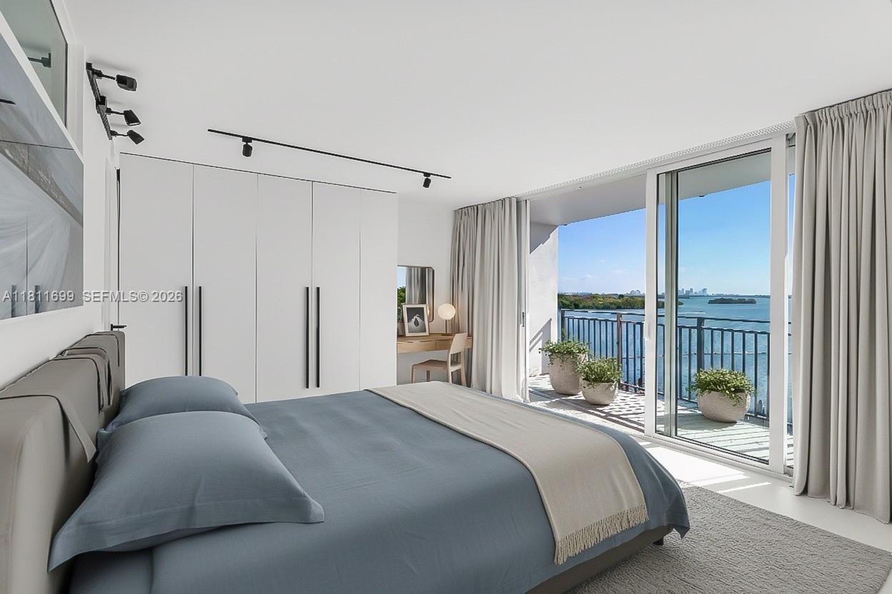 PALM BAY CONDOMINIUM - Residential