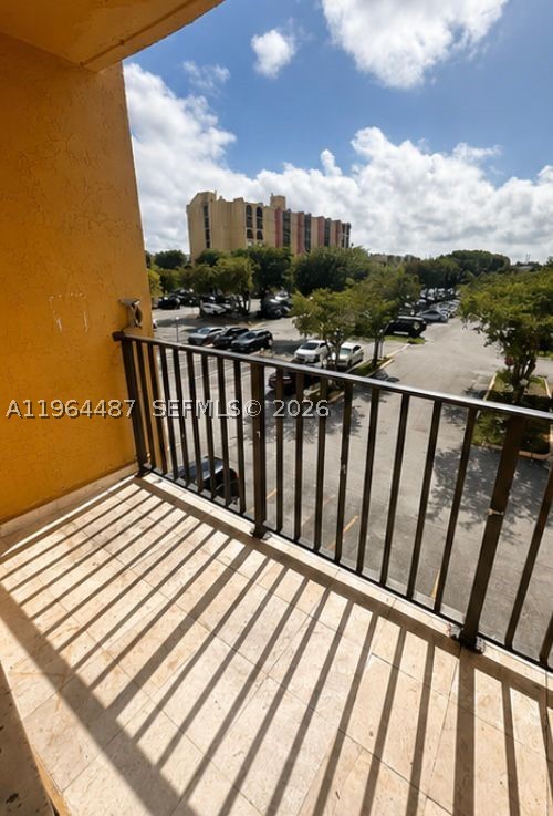 SUNSET VILLAS NO 3 CONDO - Residential