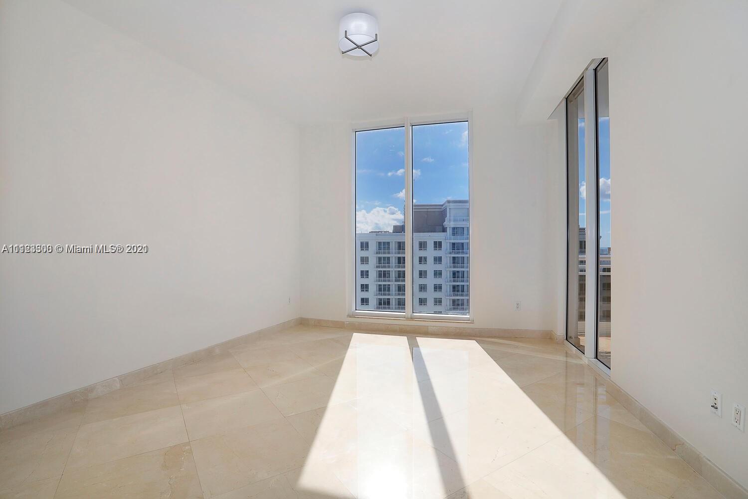 CARBONELL CONDO - Residential