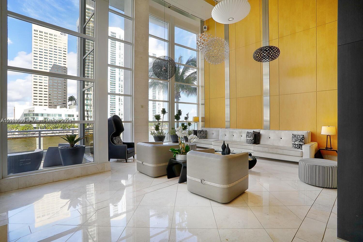 CARBONELL CONDO - Residential