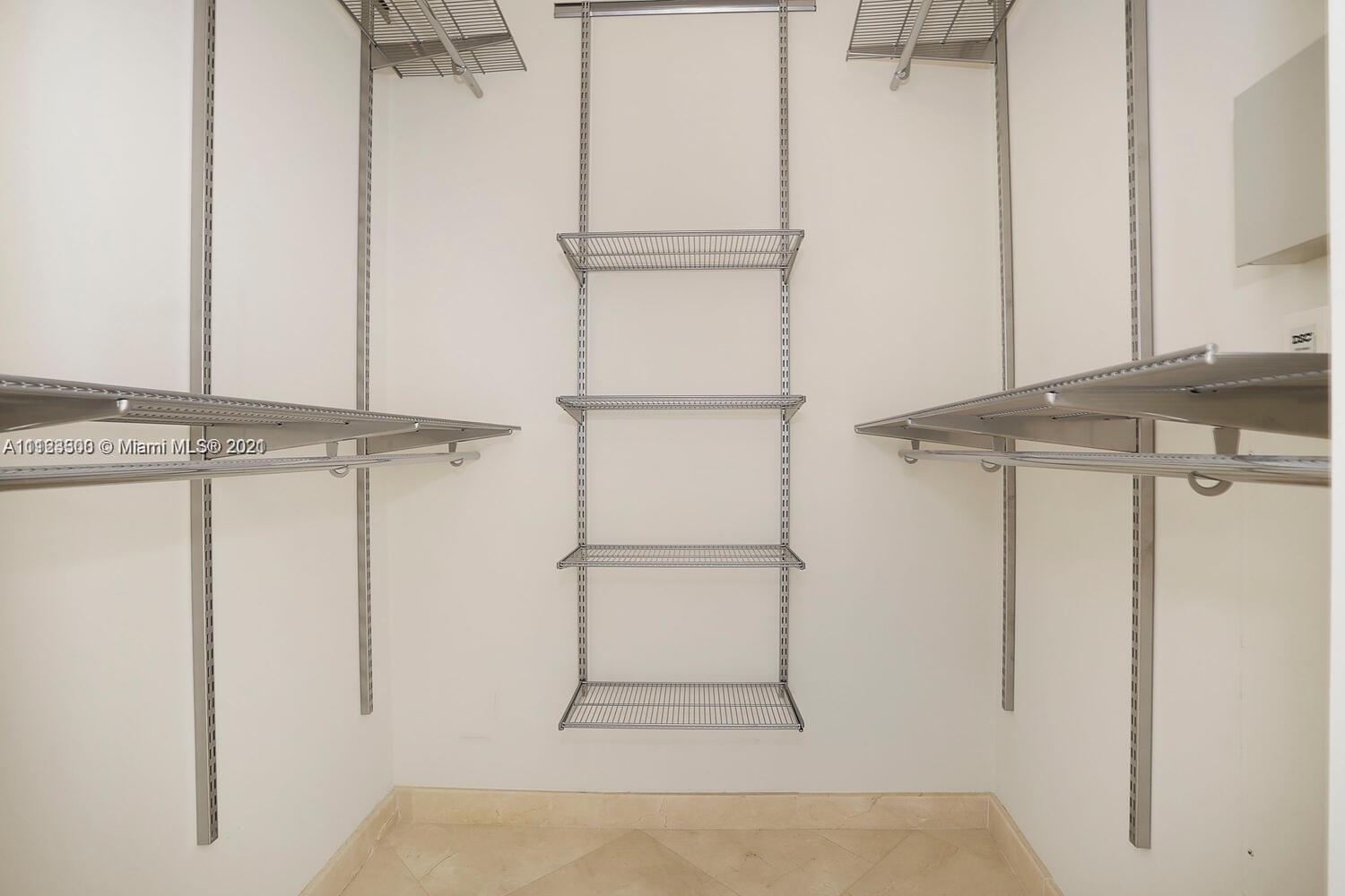 CARBONELL CONDO - Residential