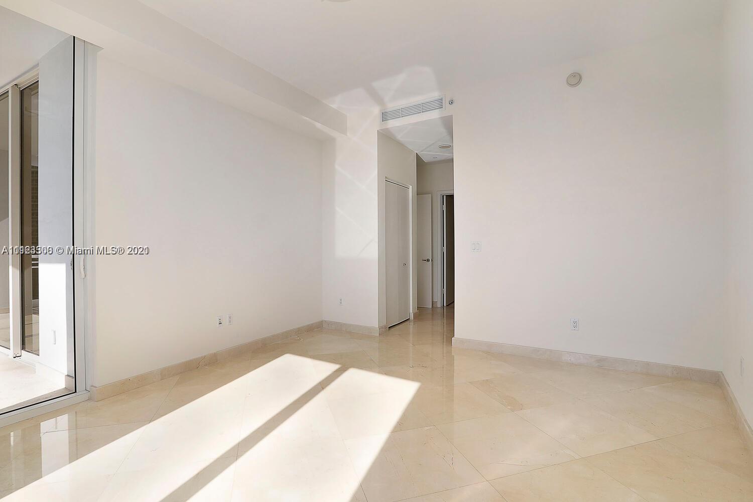 CARBONELL CONDO - Residential