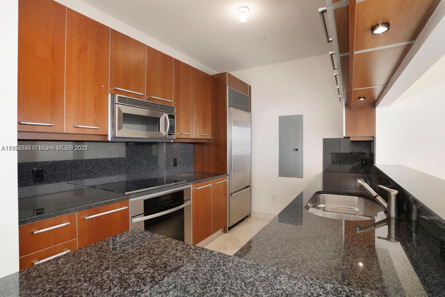 CARBONELL CONDO - Residential