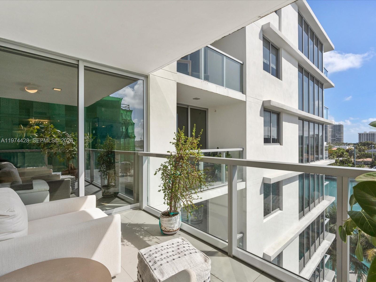 BAY HARBOUR ISLAND - Residential Lease