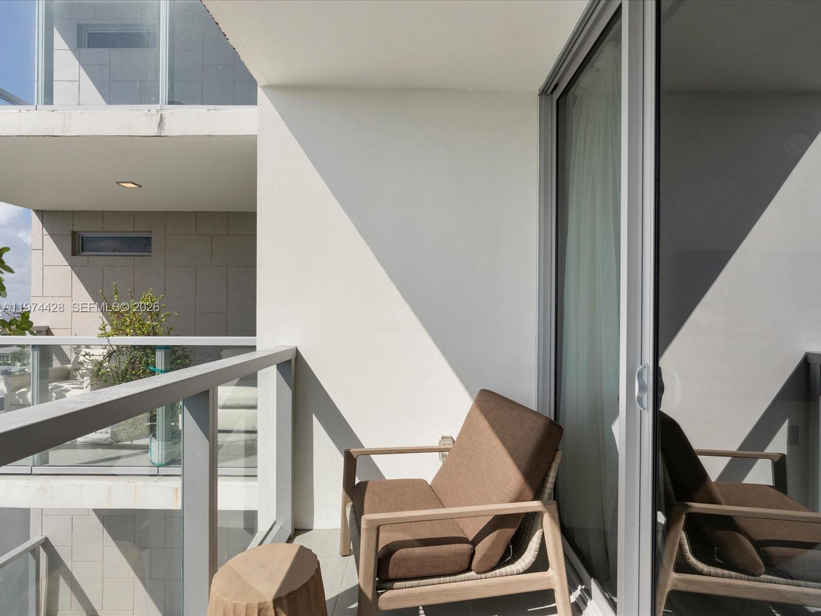 BAY HARBOUR ISLAND - Residential Lease