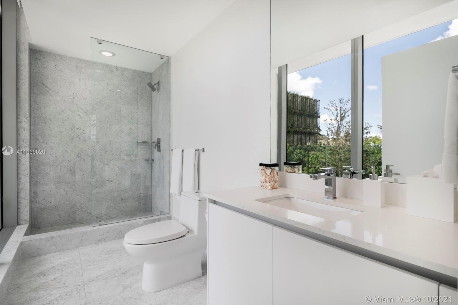PARAISO BAY CONDO - Residential