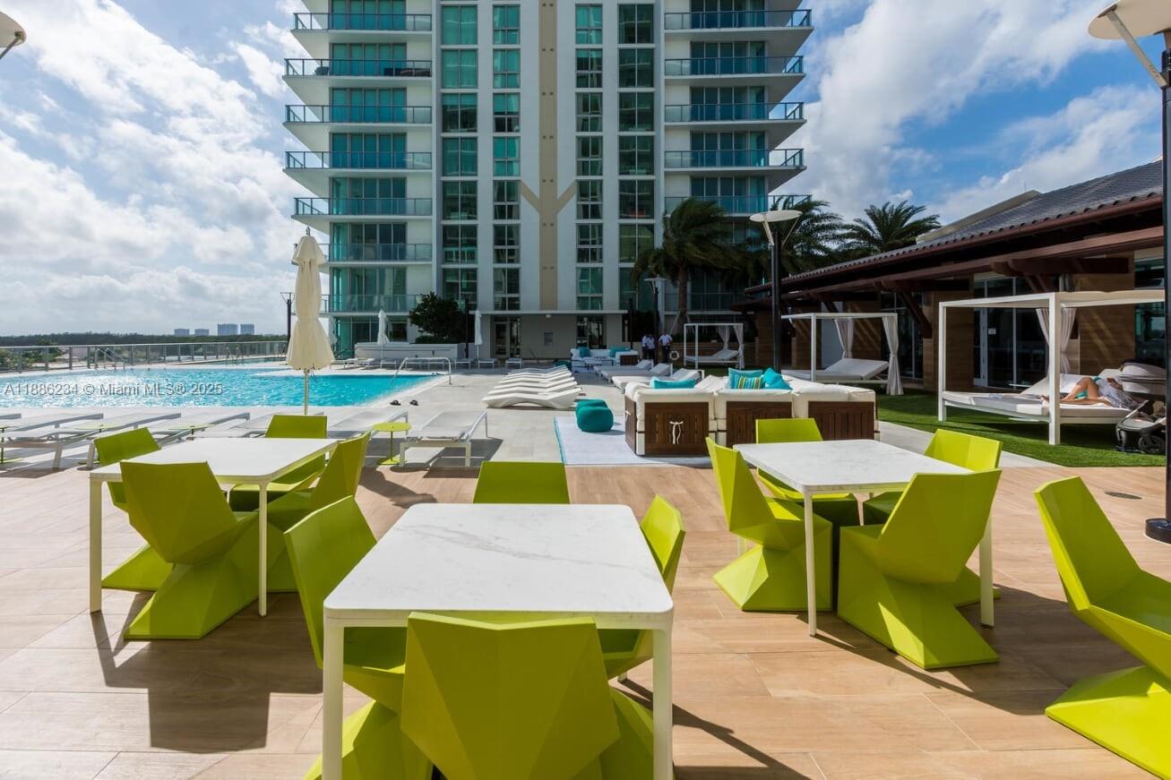 PARQUE TOWERS CONDO - Residential