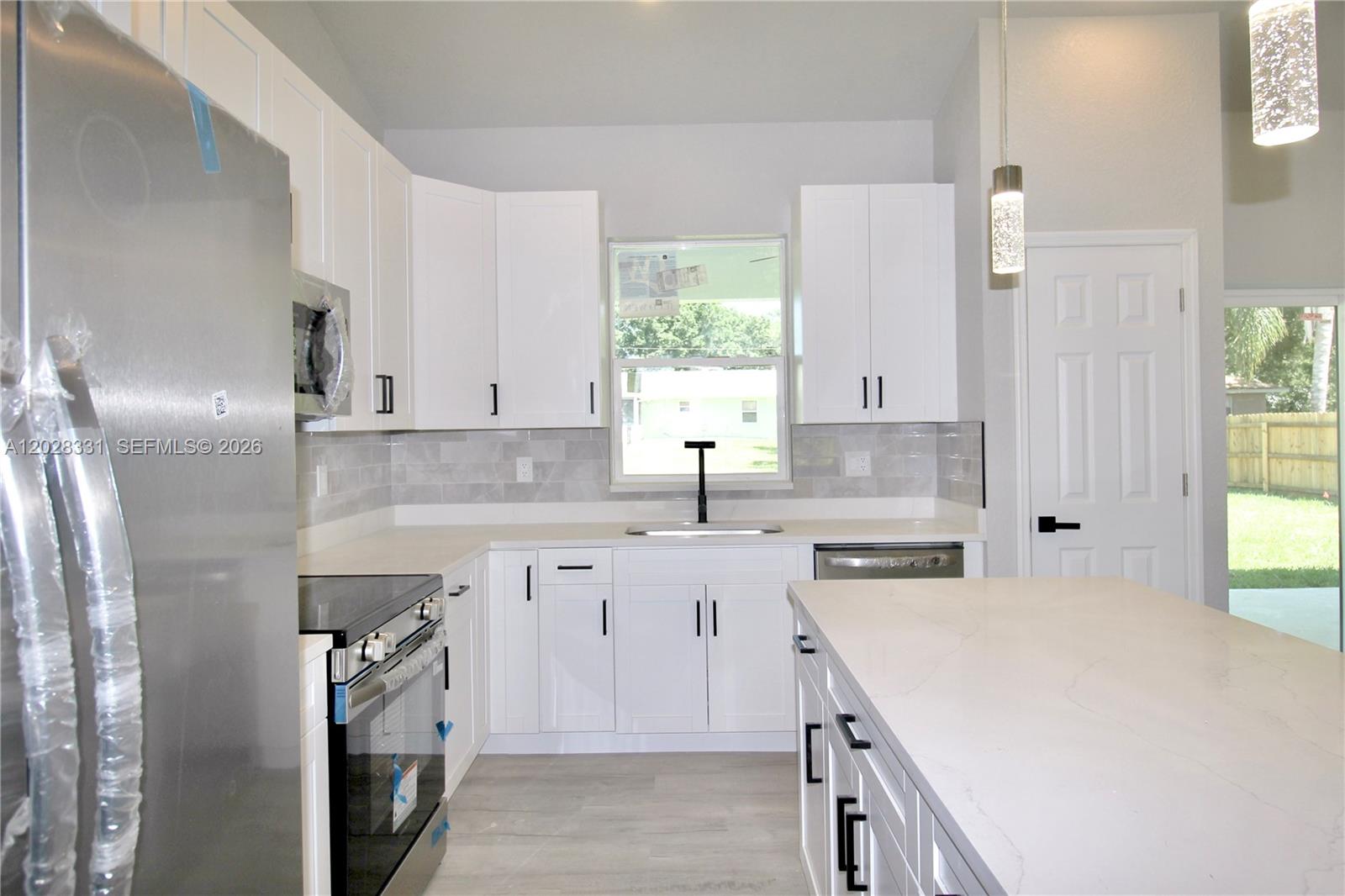 SUN N LAKE EST OF SEBRING - Residential