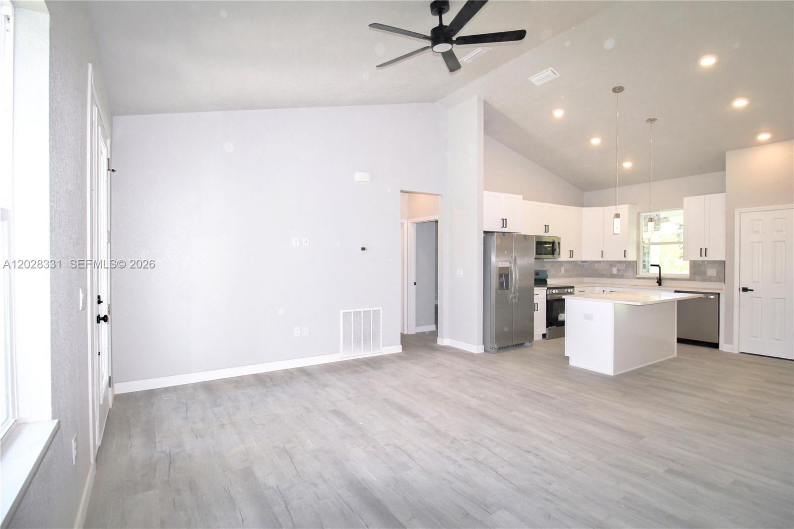 SUN N LAKE EST OF SEBRING - Residential
